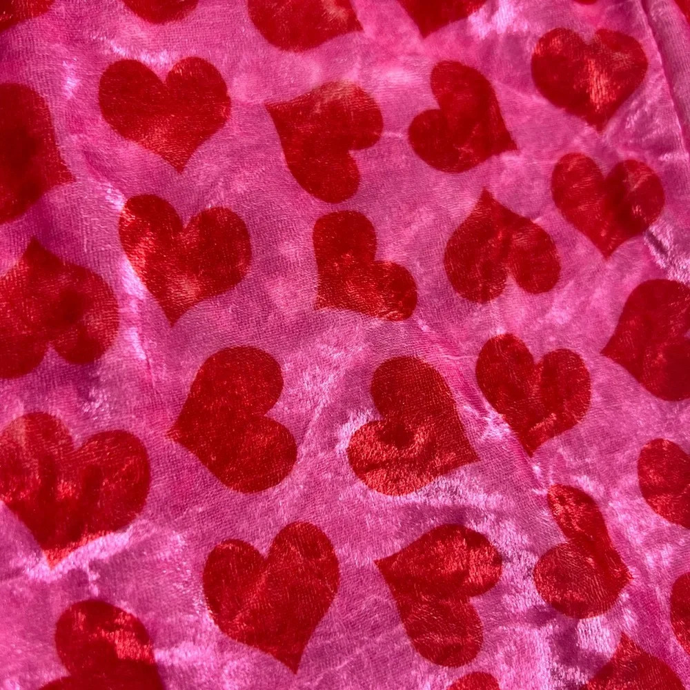 Cute y2k heart  pants Jennifer’s body vibes heart pink red velvet velour soft - Picture 3 of 5